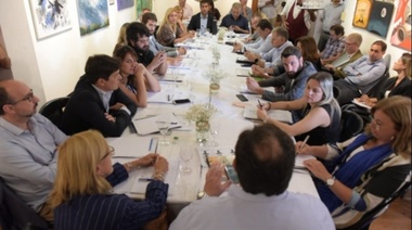 La Comisión Bicameral se reunió en Azul con la participación de intendentes