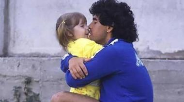 El emotivo regalo que una de sus hijas le dedicó a Diego Maradona