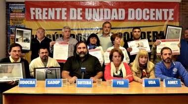 El Frente de Unidad Docente denuncia 36 despidos "por mail" en Formación Docente