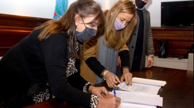 Teresa García y Tolosa Paz firmaron un convenio para la búsqueda activa de personas sin DNI