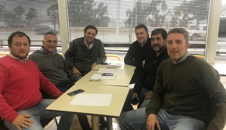 El diputado Barragan mantuvo una reunión de trabajo en Azul por la Ley de Turf