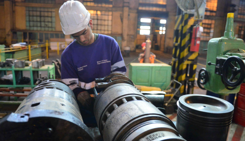 Industria: a pesar del repunte, advierten una posible baja en el sector en los próximos meses