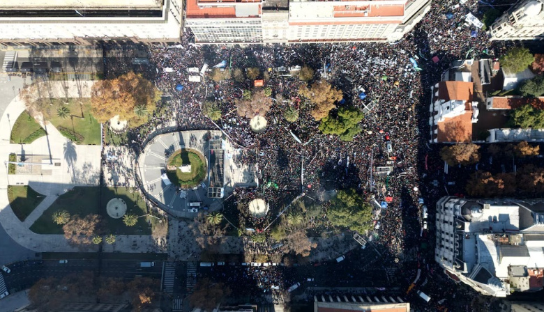 Cristina habló ante una plaza llena: "Vamos a volver"