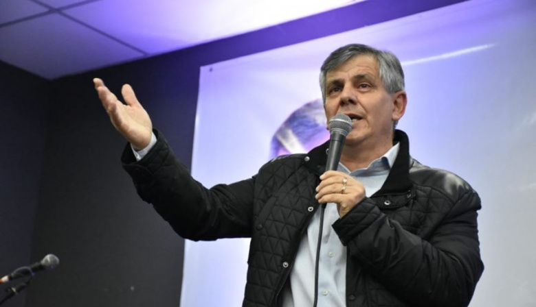 Britos juega solo en las elecciones: “No me uno con quienes son incompatibles en valores”