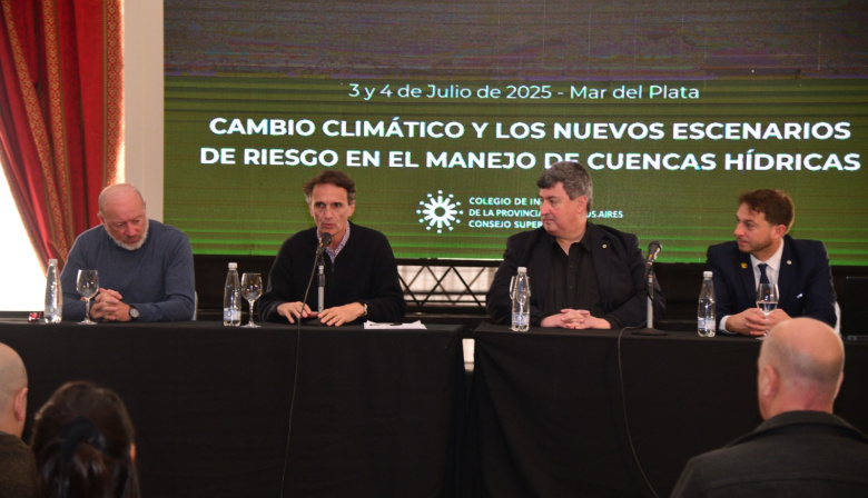 Ingenieros y funcionarios debaten sobre cambio climático e infraestructura hídrica