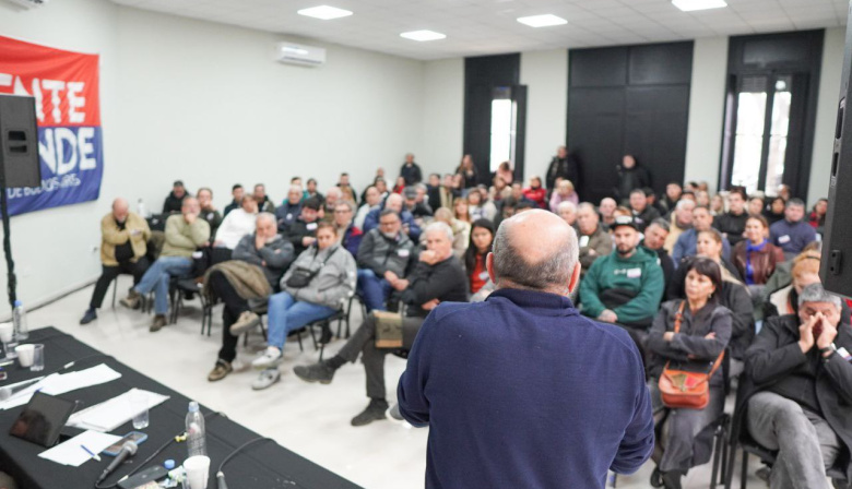 Asamblea Provincial del Frente Grande: Secco llamó a "honrar la democracia y ponerle un freno a Milei"