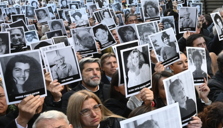 Jorge Macri participó del homenaje a las víctimas del atentado terrorista a la AMIA: "Duele la impunidad"