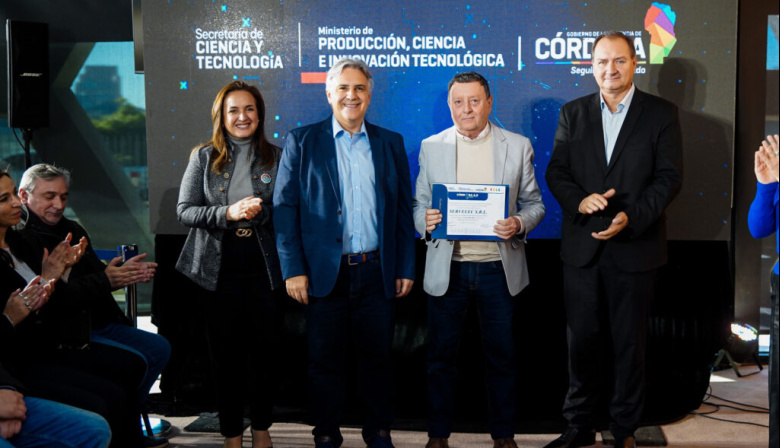 Llaryora duplica el presupuesto para ciencia e innovación y crea un fondo especial para investigadores