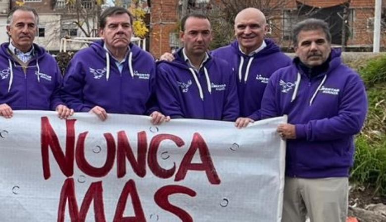 Cruce a Montenegro por su foto con Milei: “Está desesperado por irse de Mar del Plata”