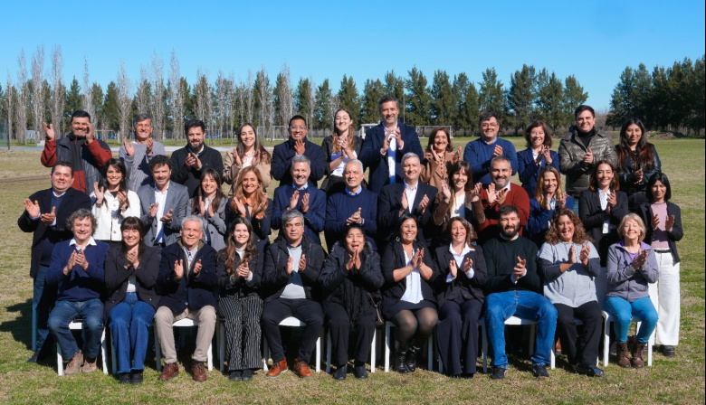 Alak encabezó el primer encuentro de candidatos de Fuerza Patria en La Plata
