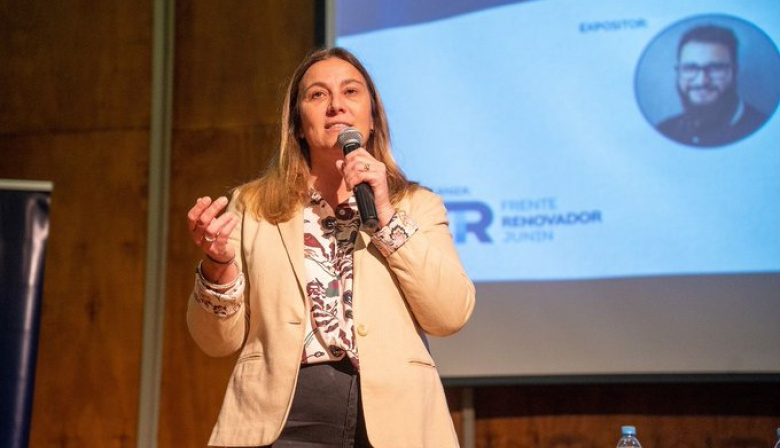 Arata llamó a “poner un freno” al gobierno libertario
