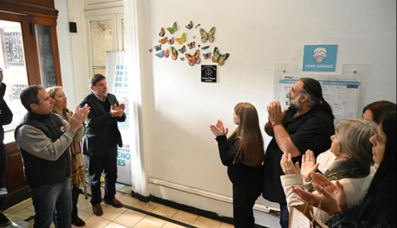 La Provincia homenajeó a los trabajadores de la educación fallecidos en la Escuela  N°49