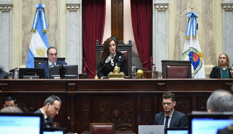 Revés para Milei: el Senado desactivó decretos que desregulaban organismos públicos