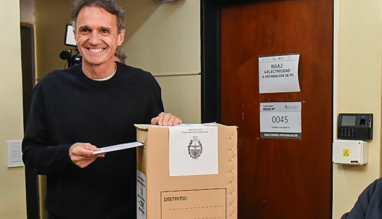 Primera Sección: Votó el candidato Gabriel Katopodis