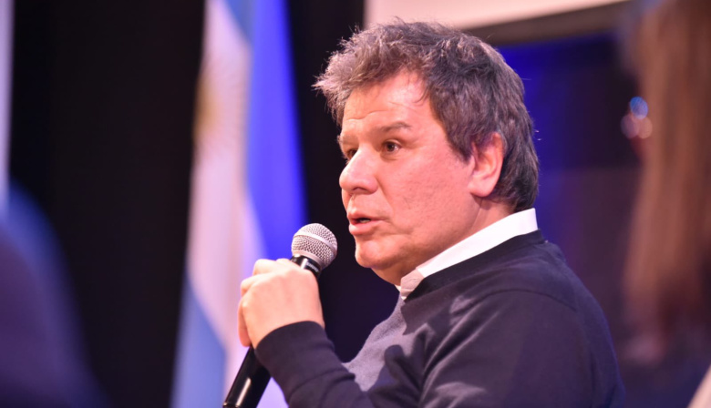 Manes lanzó su campaña como candidato a senador por la Ciudad: “Ni los de antes ni los de ahora”