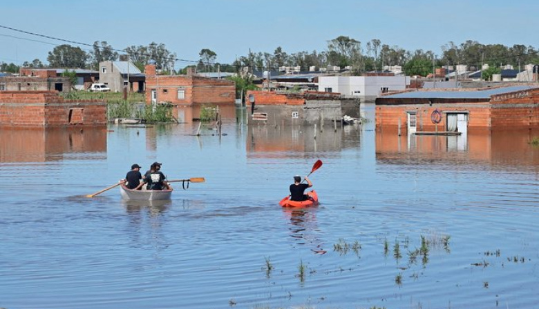 Milei recortó a la mitad la ayuda para Bahía Blanca