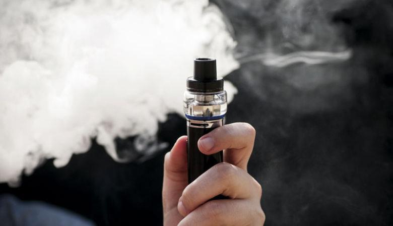 “Una nueva ola de adicción”: la OMS y una alarmante advertencia sobre el uso de cigarrillo electrónico en los jóvenes