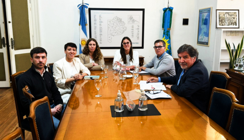 Gómez se reunió con Batakis y Sileoni para coordinar políticas en educación y vivienda para Chaves