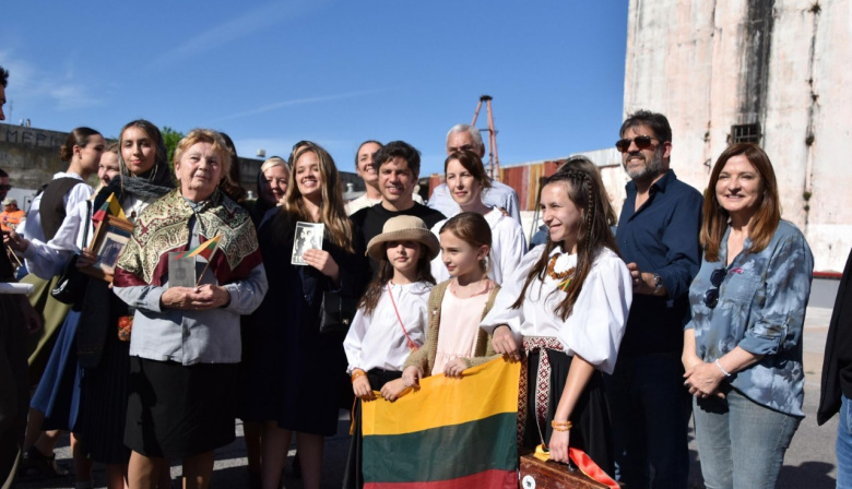 Berisso celebró el Desembarco simbólico con un homenaje a los inmigrantes