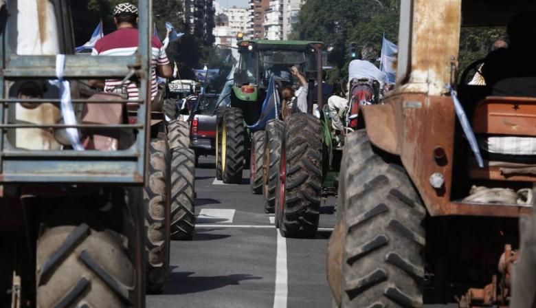 Retenciones y malestar: productores rurales bonaerenses convocan a un tractorazo