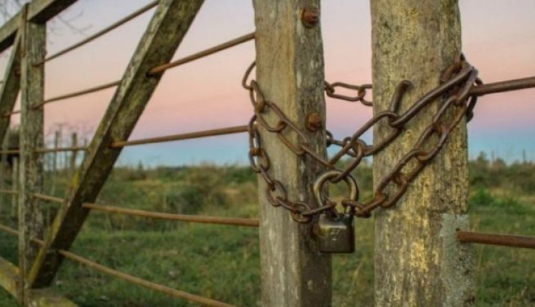 Carbap recordó que la ley prohíbe el ingreso sindical a los campos sin funcionarios oficiales