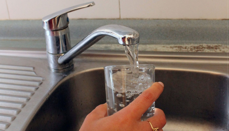 Alarma por altos niveles de arsénico en el agua en múltiples municipios bonaerenses