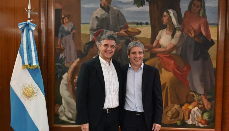 Macri y Caputo se reunieron, pero la disputa por la coparticipación sigue