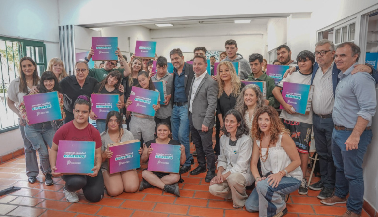 “Igualdad y más oportunidades”: Descalzo inauguró un espacio deportivo y recreativo junto a Bianco