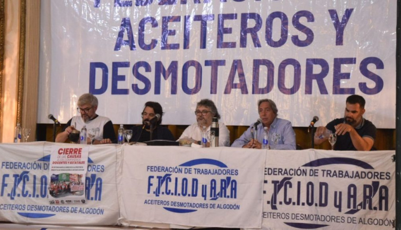 Aceiteros en pie de lucha: paro contra la reforma laboral de Milei
