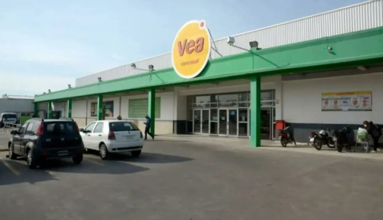 Crisis en supermercados: despidos masivos, cierres y una reconfiguración que golpea al consumo