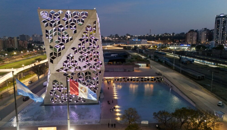 Llaryora anunció una baja impositiva histórica que promete alivio fiscal y más inversión para 2026