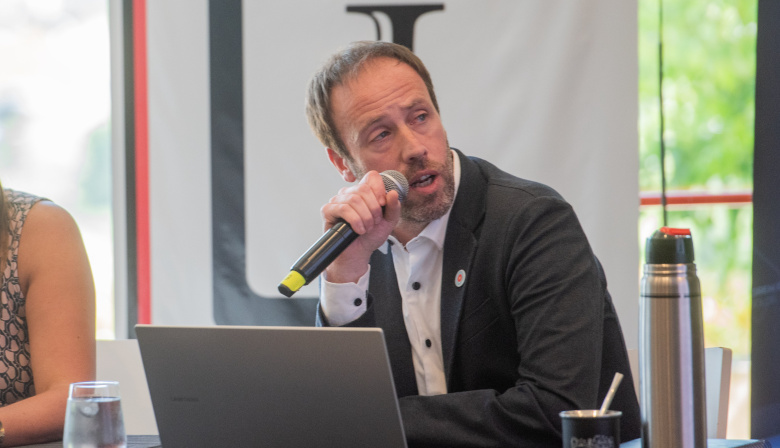 Ministro de Economía de la PBA habló de una industria “golpeada en todos los frentes”