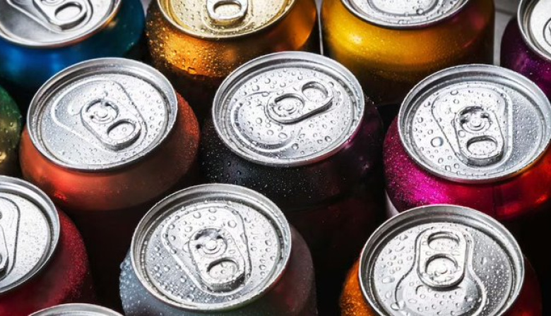 Bebidas energizantes en la mira: proyecto para frenar su avance entre adolescentes