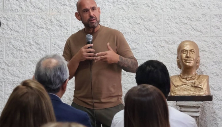 Sanzio: “Trabajamos para que cada institución educativa tenga mejores condiciones para enseñar”