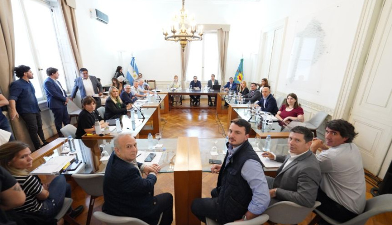 El oficialismo avanza con el dictamen del Presupuesto 2026, pero sigue trabado el Endeudamiento