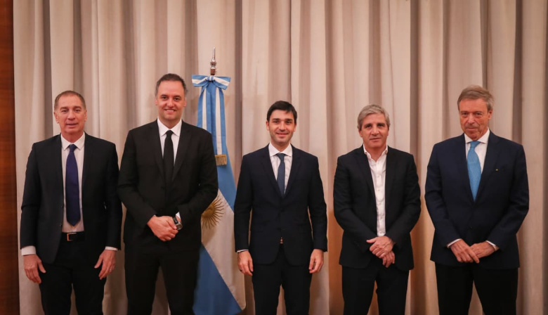 El Gobierno elimina retenciones al petróleo convencional tras un acuerdo con Chubut y empresarios