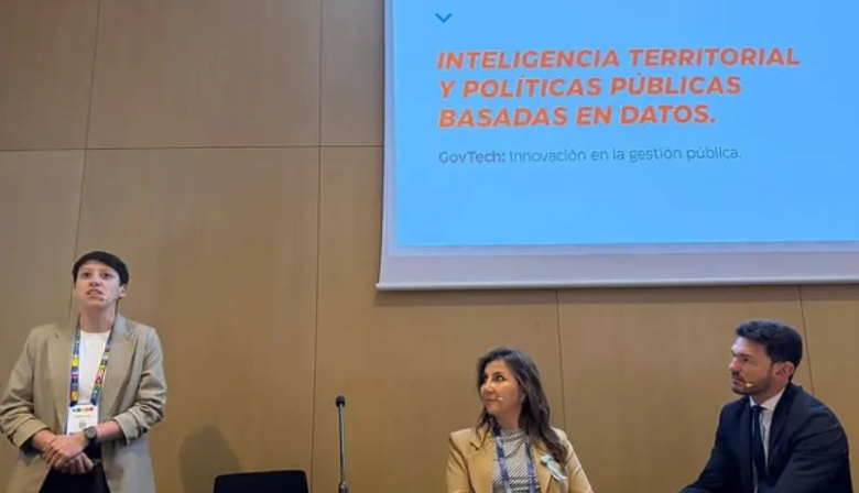 Gonzales Chaves: Gómez llevó su estrategia de gestión basada en datos al Smart City Expo 2025