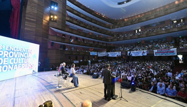 Kicillof dio inicio al 3º Encuentro Provincial de Cultura bonaerense
