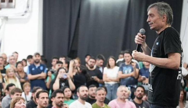 “El cuero lo pone ella”: Máximo Kirchner reivindicó el liderazgo de Cristina frente a la derrota