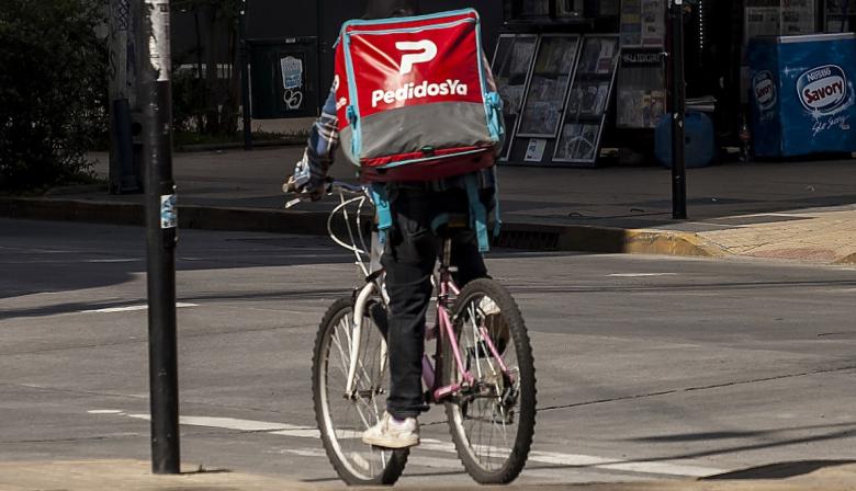 Precariedad en números: el delivery debe trabajar 12 horas por día para alcanzar un ingreso básico