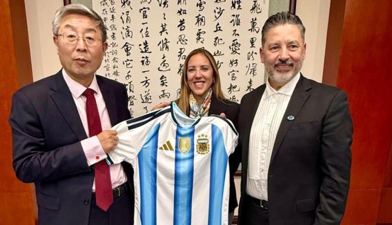 Menéndez profundiza lazos con China para impulsar el desarrollo productivo de Merlo
