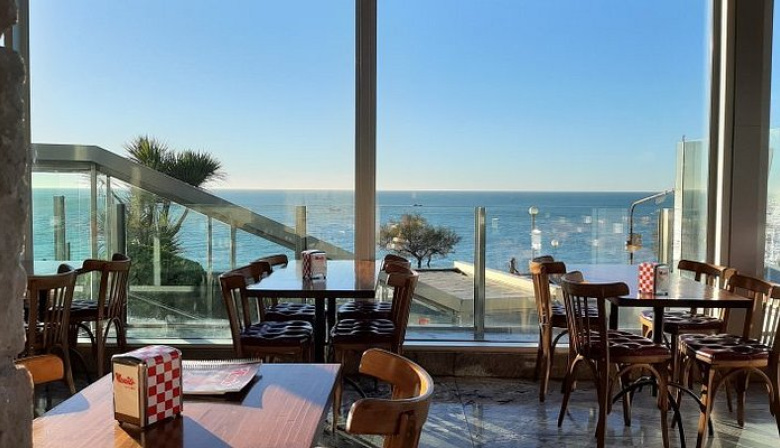 Parada obligatoria en Mar del Plata: cuánto sale almorzar o cenar en Manolo en diciembre 2025