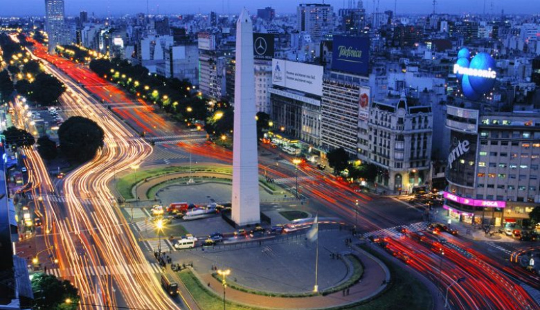 Feriado con buen ritmo: 1,4 millones de turistas impulsaron la economía