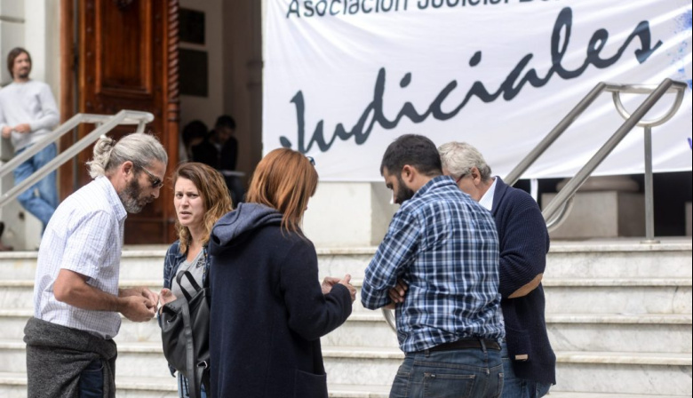Trabajadores judiciales marchan en La Plata contra la "creciente desigualdad salarial"
