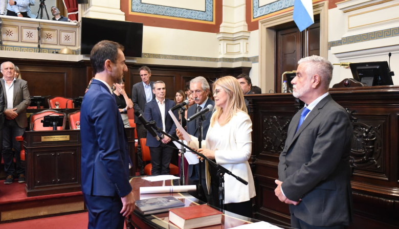 Petrecca asumió como senador: “llevaré el modelo de Junín a la provincia”