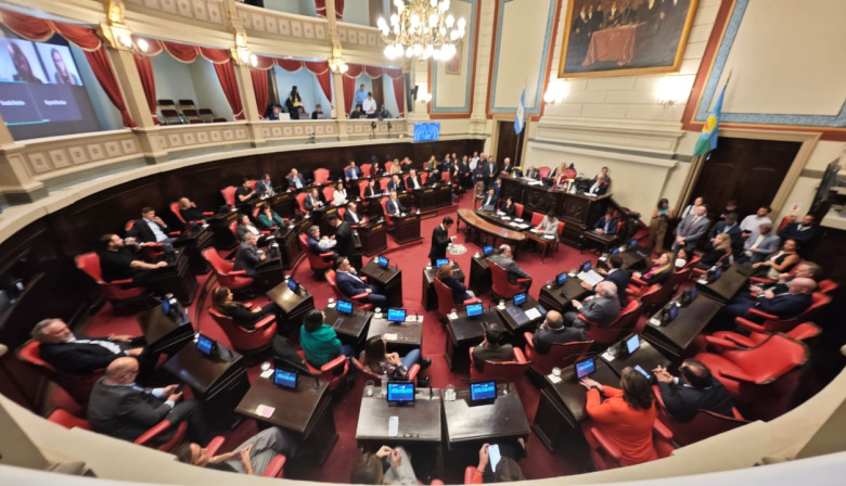 Teléfono para Magario: El kirchnerismo le exige que convoque a sesionar para definir autoridades