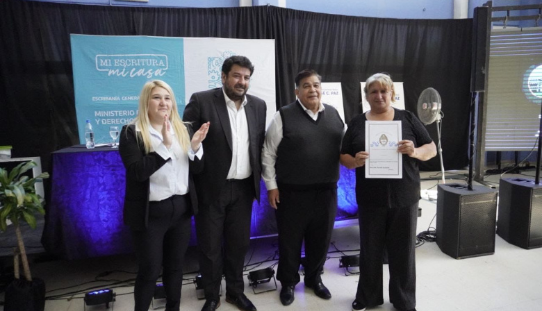 Ishii entregó más de 300 escrituras y ratificó el compromiso con la seguridad jurídica