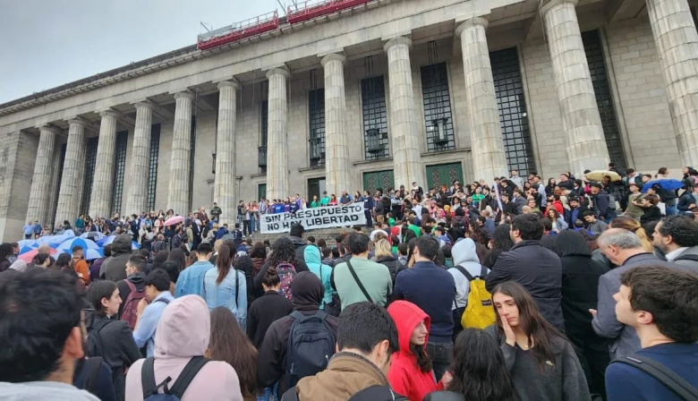 Universidades bajo presión: clases en suspenso por falta de financiamiento