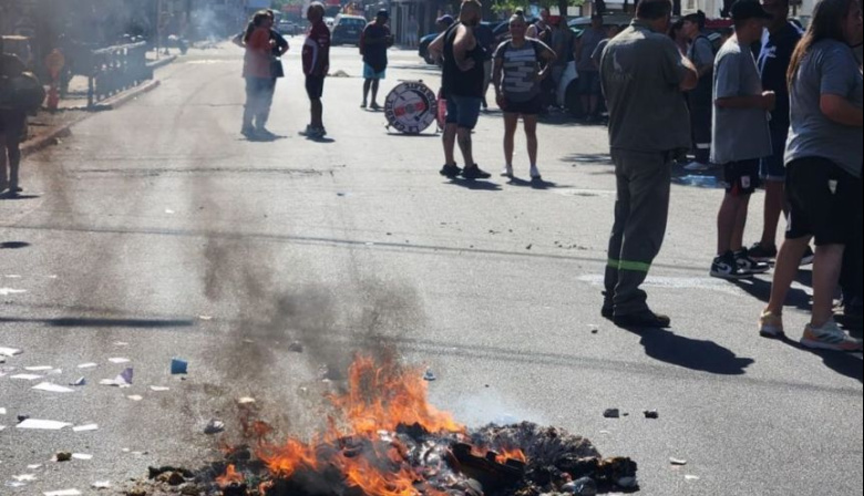 Caos en Morón: reclamo salarial, destrozos en el Concejo y acusaciones cruzadas