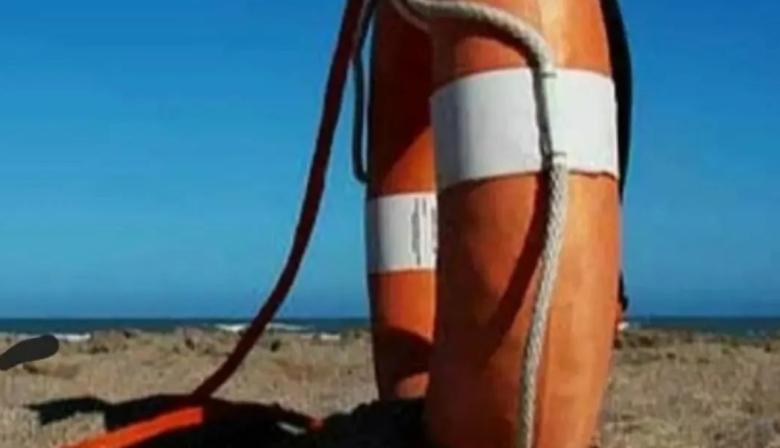Guardavidas en pie de guerra: Pinamar ofreció 0% y la Provincia inhabilitó las playas